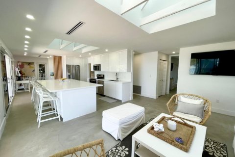 Villa ou maison à louer à Key Largo, Floride: 4 chambres, 213.68 m2 № 1997334 - photo 7