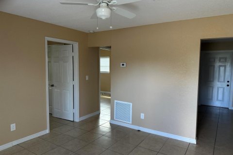 Touwnhouse à louer à St. Lucie, Floride: 2 chambres, 115.94 m2 № 2417589 - photo 5