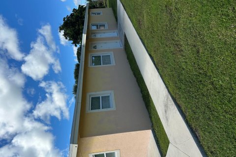Touwnhouse à louer à St. Lucie, Floride: 2 chambres, 115.94 m2 № 2417589 - photo 2
