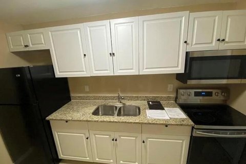 Touwnhouse à louer à St. Lucie, Floride: 2 chambres, 115.94 m2 № 2417589 - photo 3