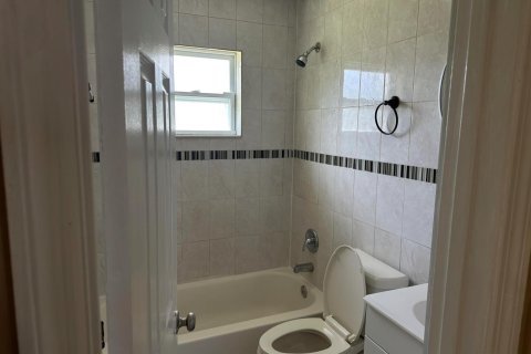 Touwnhouse à louer à St. Lucie, Floride: 2 chambres, 115.94 m2 № 2417589 - photo 6