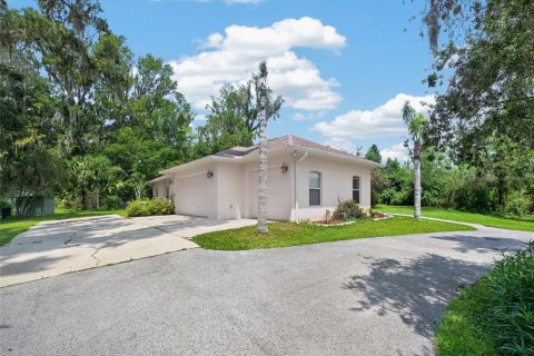 House in Reddick, Florida 3 bedrooms, 231.79 sq.m. № 2259426 - photo 5