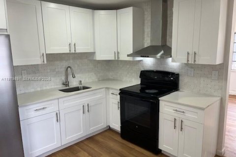 Купить коммерческую недвижимость в Майами, Флорида 168.52м2, № 2046252 - фото 5