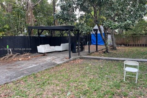 Коммерческая недвижимость в Майами, Флорида 168.52м2 № 2046252