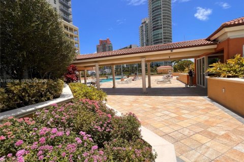 Copropriété à vendre à Miami Beach, Floride: 2 chambres, 101.26 m2 № 2010078 - photo 19