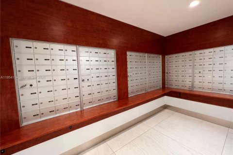 Copropriété à vendre à Miami Beach, Floride: 2 chambres, 101.26 m2 № 2010078 - photo 16