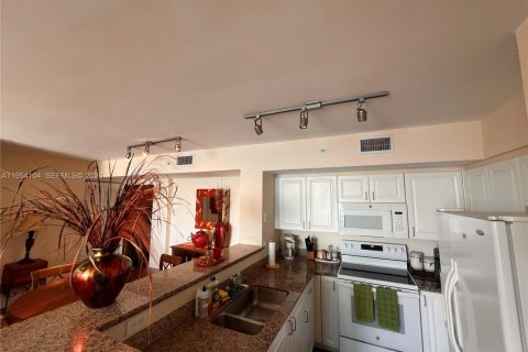 Copropriété à vendre à Miami Beach, Floride: 2 chambres, 101.26 m2 № 2010078 - photo 12