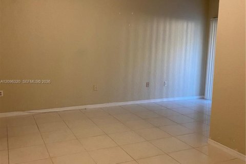 Touwnhouse à louer à North Lauderdale, Floride: 3 chambres, 137.5 m2 № 2390162 - photo 6