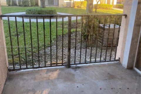 Touwnhouse à louer à North Lauderdale, Floride: 3 chambres, 137.5 m2 № 2390162 - photo 11