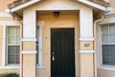 Touwnhouse à louer à North Lauderdale, Floride: 3 chambres, 137.5 m2 № 2390162 - photo 2
