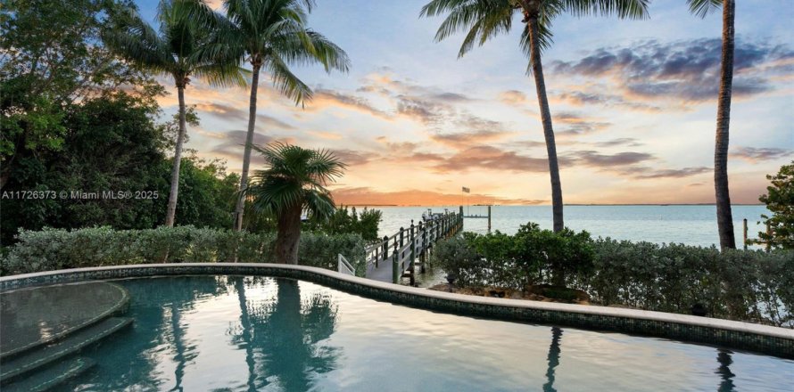 Casa en Key Largo, Florida 5 dormitorios, 565.12 m2 № 2056784