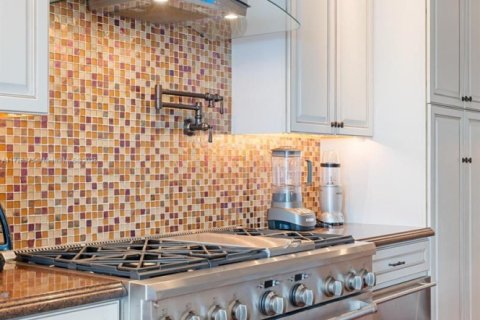 Casa en venta en Key Largo, Florida, 5 dormitorios, 565.12 m2 № 2056784 - foto 9