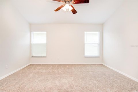 House in Orlando, Florida 4 bedrooms, 180.42 sq.m. № 1796017 - photo 13