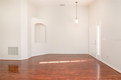 House in Orlando, Florida 4 bedrooms, 180.42 sq.m. № 1796017 - photo 4