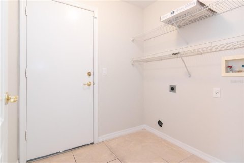 House in Orlando, Florida 4 bedrooms, 180.42 sq.m. № 1796017 - photo 16