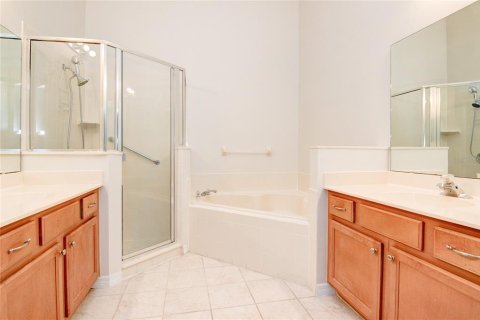 House in Orlando, Florida 4 bedrooms, 180.42 sq.m. № 1796017 - photo 11