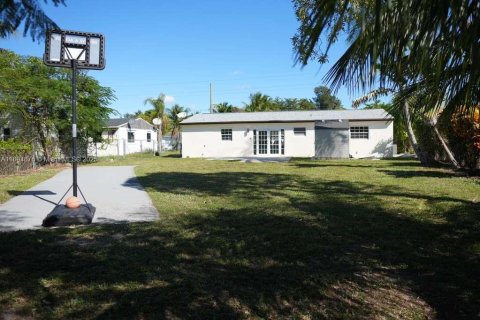 Casa en venta en Fort Lauderdale, Florida, 3 dormitorios, 102.19 m2 № 1947992 - foto 25