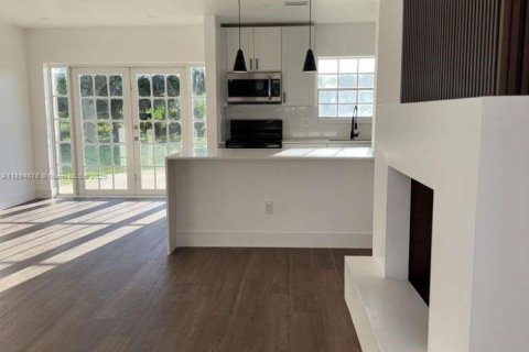 Villa ou maison à vendre à Fort Lauderdale, Floride: 3 chambres, 102.19 m2 № 1947992 - photo 4