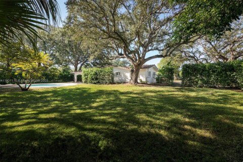 House in Pinecrest, Florida 4 bedrooms, 223.24 sq.m. № 1953694 - photo 8