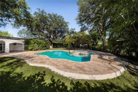 House in Pinecrest, Florida 4 bedrooms, 223.24 sq.m. № 1953694 - photo 7