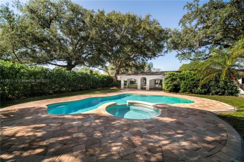 House in Pinecrest, Florida 4 bedrooms, 223.24 sq.m. № 1953694 - photo 6