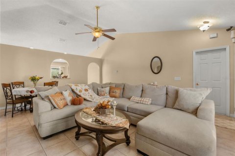 House in Kissimmee, Florida 3 bedrooms, 123.75 sq.m. № 2313229 - photo 5