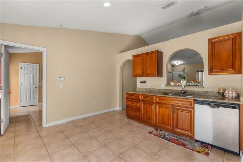 House in Kissimmee, Florida 3 bedrooms, 123.75 sq.m. № 2313229 - photo 11