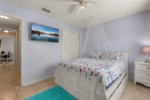 House in Kissimmee, Florida 3 bedrooms, 123.75 sq.m. № 2313229 - photo 19
