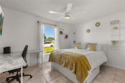 House in Kissimmee, Florida 3 bedrooms, 123.75 sq.m. № 2313229 - photo 13