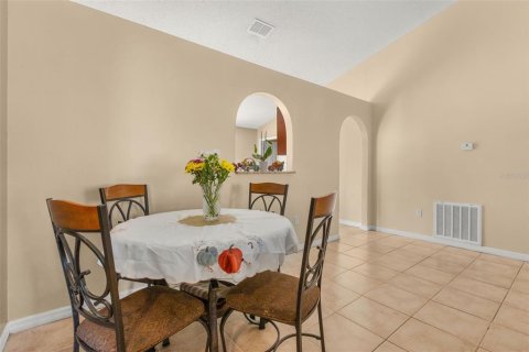 House in Kissimmee, Florida 3 bedrooms, 123.75 sq.m. № 2313229 - photo 7