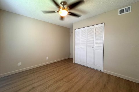 Condo in Sanford, Florida, 2 bedrooms  № 1870703 - photo 11
