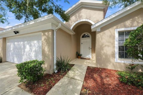 House in Davenport, Florida 4 bedrooms, 155.33 sq.m. № 2337379 - photo 2