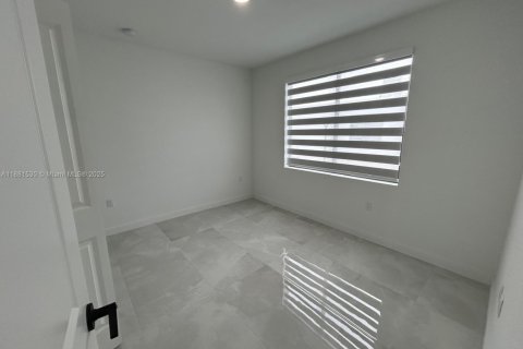 Casa en alquiler en Homestead, Florida, 3 dormitorios № 1925436 - foto 15