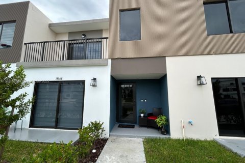 House in Homestead, Florida 3 bedrooms № 1925436 - photo 2