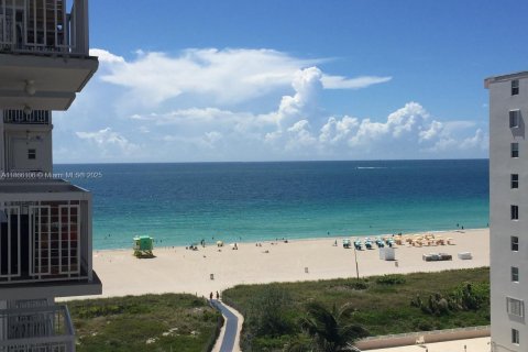 Купить кондоминиум в Майами-Бич, Флорида 1 спальня, 60.85м2, № 1957905 - фото 1