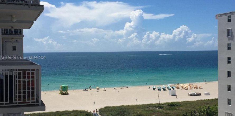 Кондоминиум с 1 спальней в Майами-Бич, Флорида № 1957905