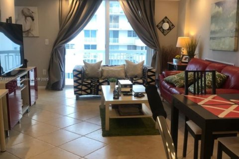 Купить кондоминиум в Майами-Бич, Флорида 1 спальня, 60.85м2, № 1957905 - фото 10