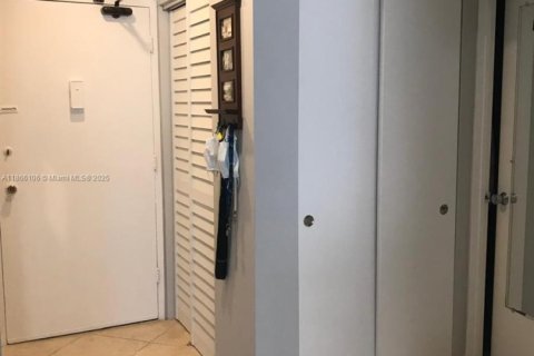 Купить кондоминиум в Майами-Бич, Флорида 1 спальня, 60.85м2, № 1957905 - фото 5