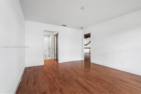 Casa en venta en Hollywood, Florida, 2 dormitorios, 139.35 m2 № 1794543 - foto 29