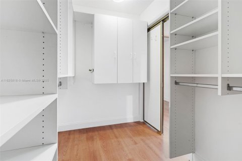 Casa en venta en Hollywood, Florida, 2 dormitorios, 139.35 m2 № 1794543 - foto 27