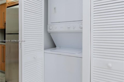 Снять в аренду кондоминиум в Майами-Бич, Флорида 1 спальня, 75.07м2, № 2050908 - фото 30