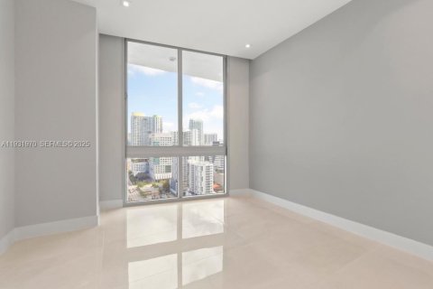 Condominio en alquiler en Miami, Florida, 3 dormitorios, 136.57 m2 № 1991067 - foto 13
