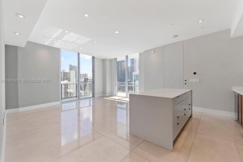 Condominio en alquiler en Miami, Florida, 3 dormitorios, 136.57 m2 № 1991067 - foto 2