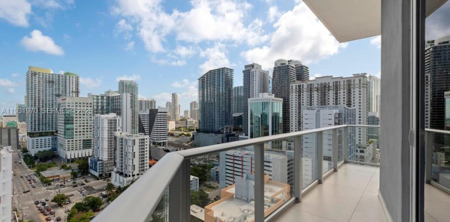 Condominio en Miami, Florida, 3 dormitorios  № 1991067