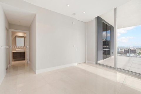 Condominio en alquiler en Miami, Florida, 3 dormitorios, 136.57 m2 № 1991067 - foto 12
