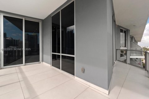 Condominio en alquiler en Miami, Florida, 3 dormitorios, 136.57 m2 № 1991067 - foto 18