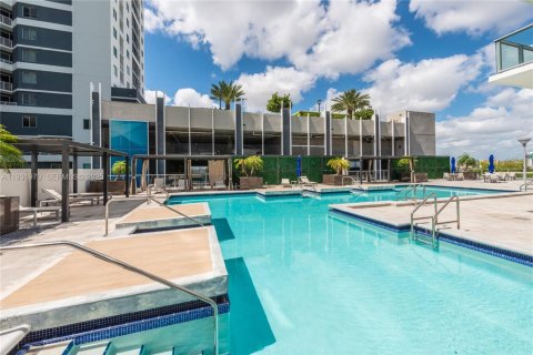 Condominio en alquiler en Miami, Florida, 3 dormitorios, 136.57 m2 № 1991067 - foto 22