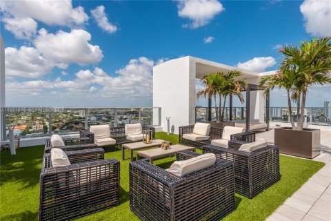 Condominio en alquiler en Miami, Florida, 3 dormitorios, 136.57 m2 № 1991067 - foto 21