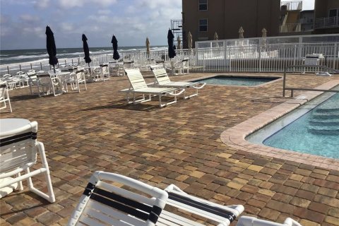 Condo in New Smyrna Beach, Florida, 2 bedrooms  № 1812966 - photo 24