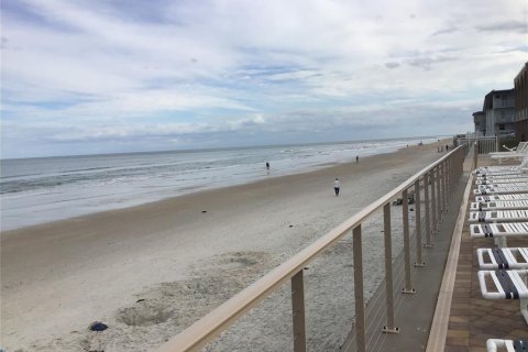 Condo in New Smyrna Beach, Florida, 2 bedrooms  № 1812966 - photo 8